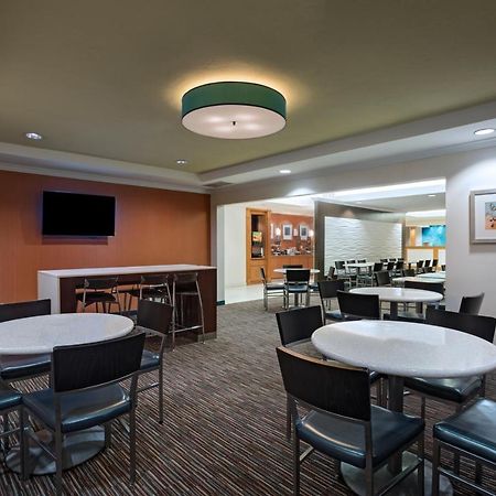 Springhill Suites By Marriott 로턴 외부 사진