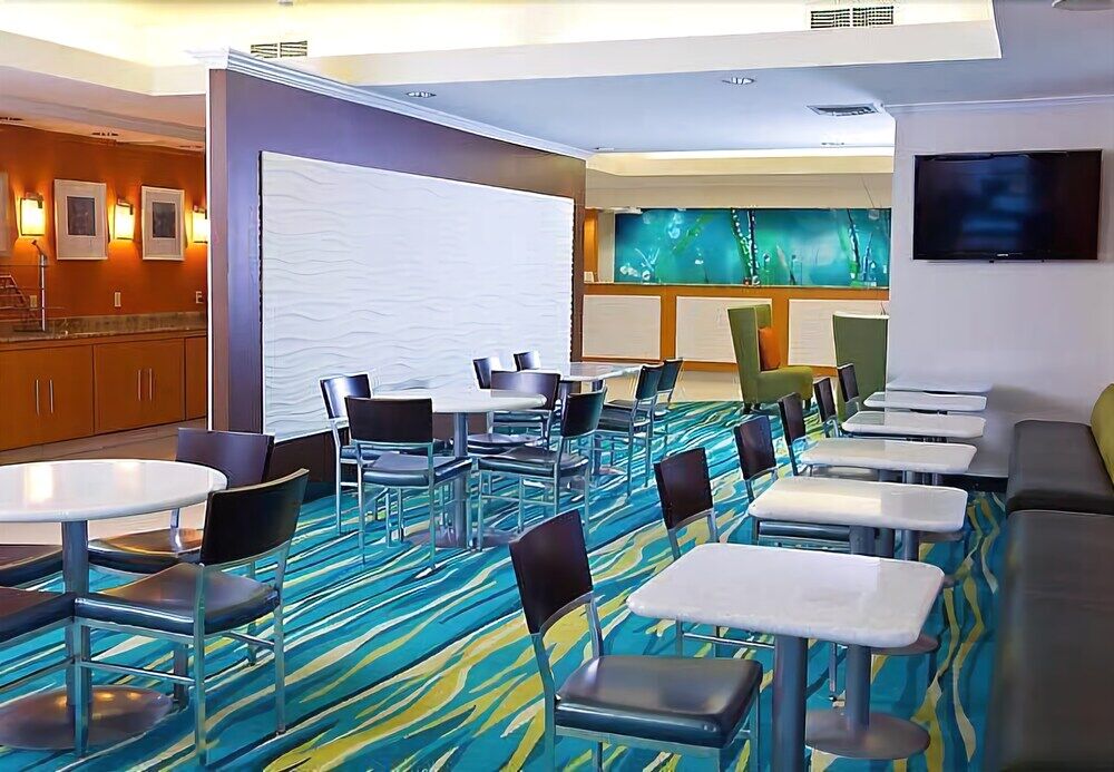 Springhill Suites By Marriott 로턴 외부 사진